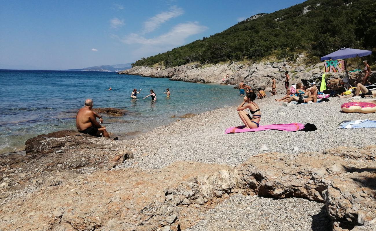 Фото Kozica Camp Beach с камни поверхностью