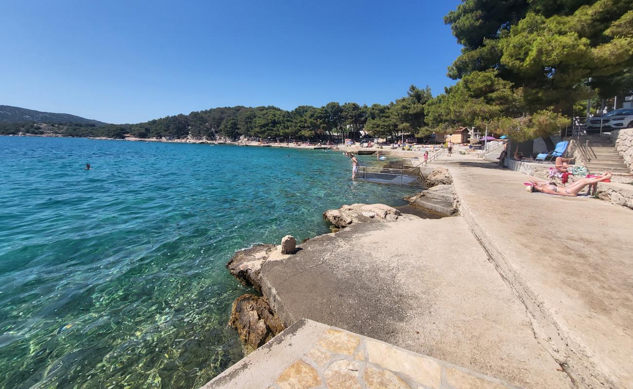 Фото Beach Zamalin с бетон поверхностью