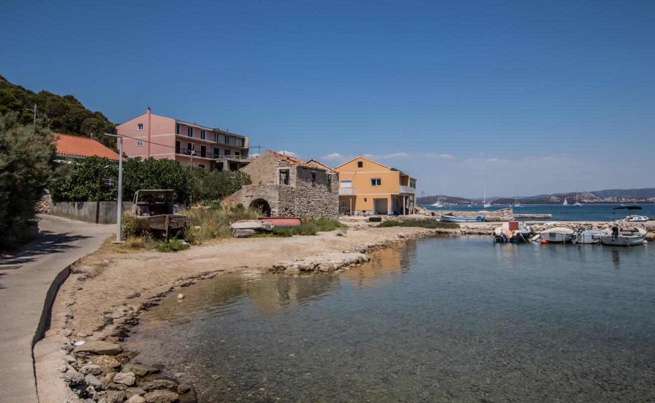 Фото Vrgada Beach с камни поверхностью