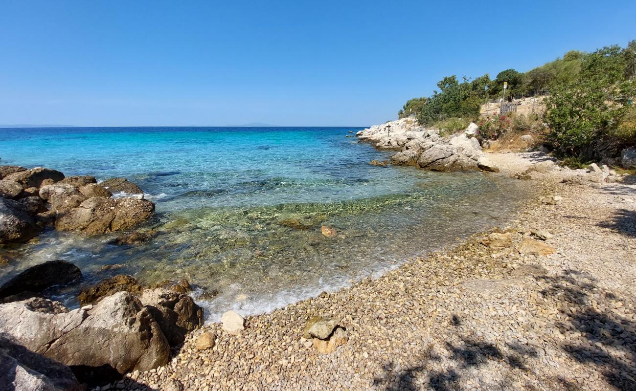 Фото Beach Cicovac с камни поверхностью