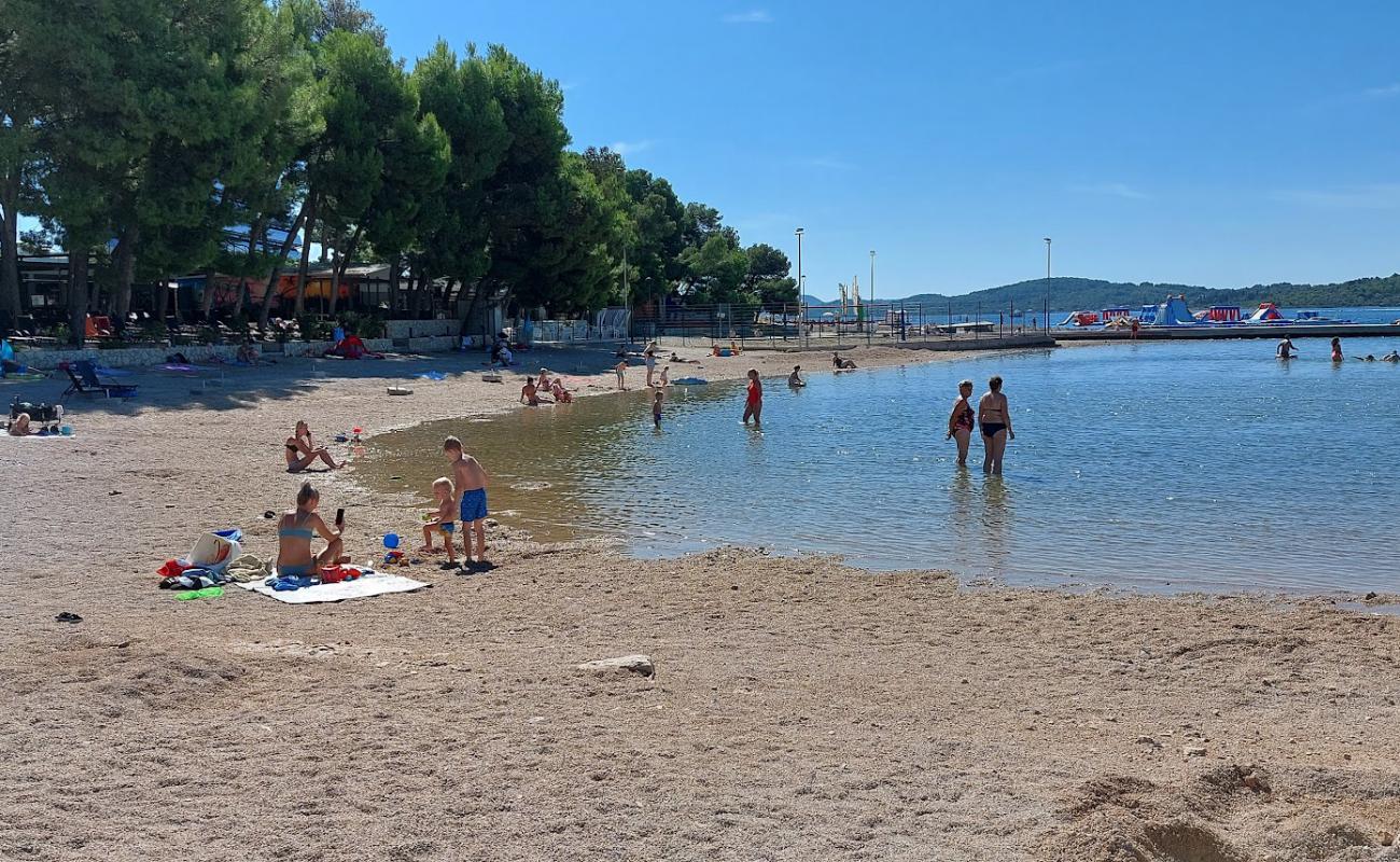 Фото Male Vrulje Beach с белая чистая галька поверхностью