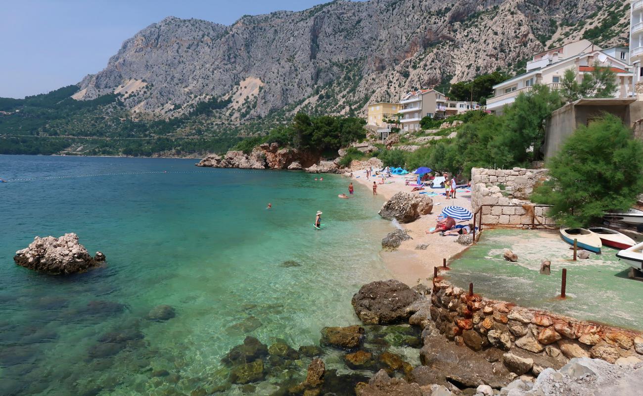 Фото Beach Vodice с камни поверхностью