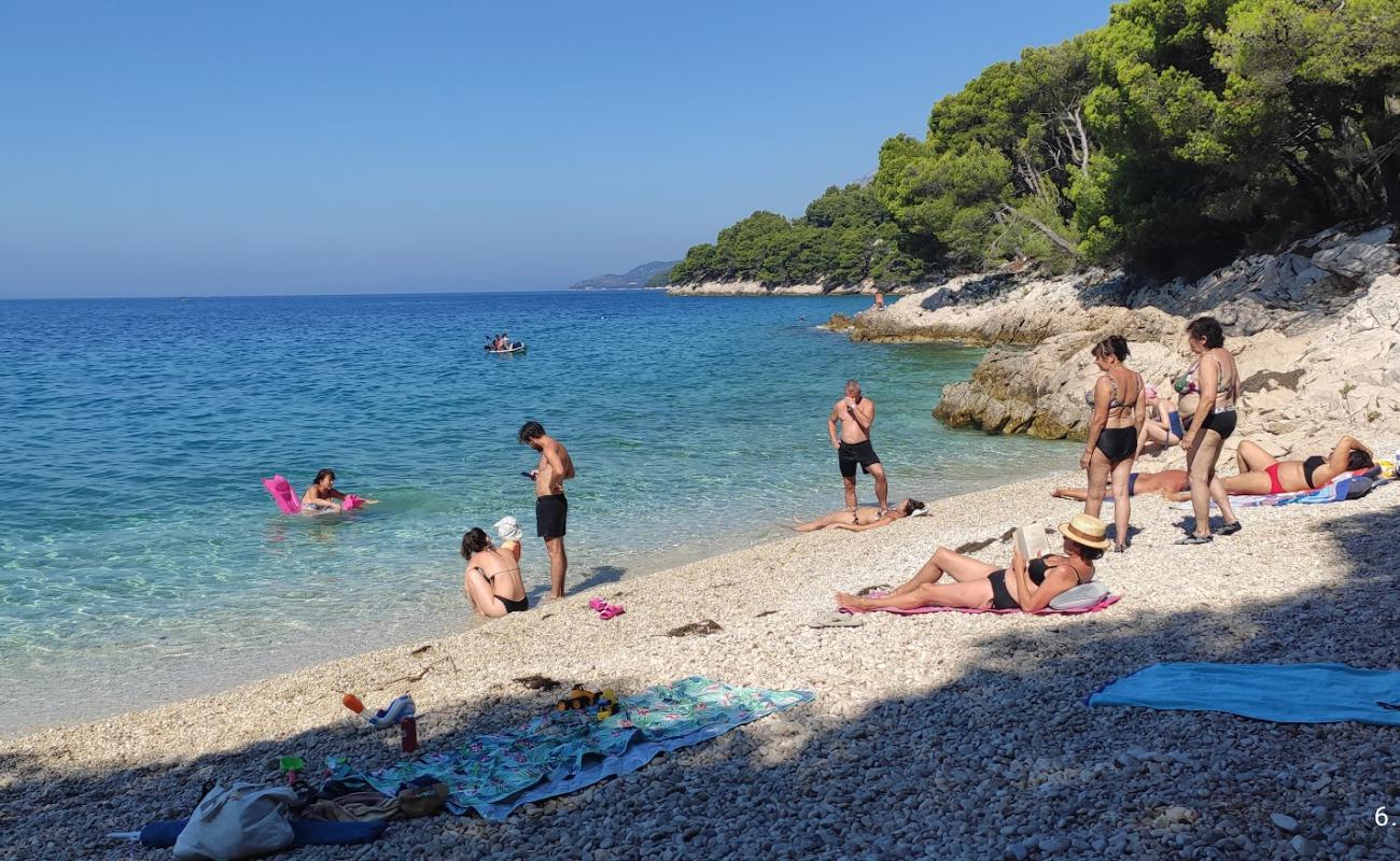 Фото Beach Malinka с камни поверхностью