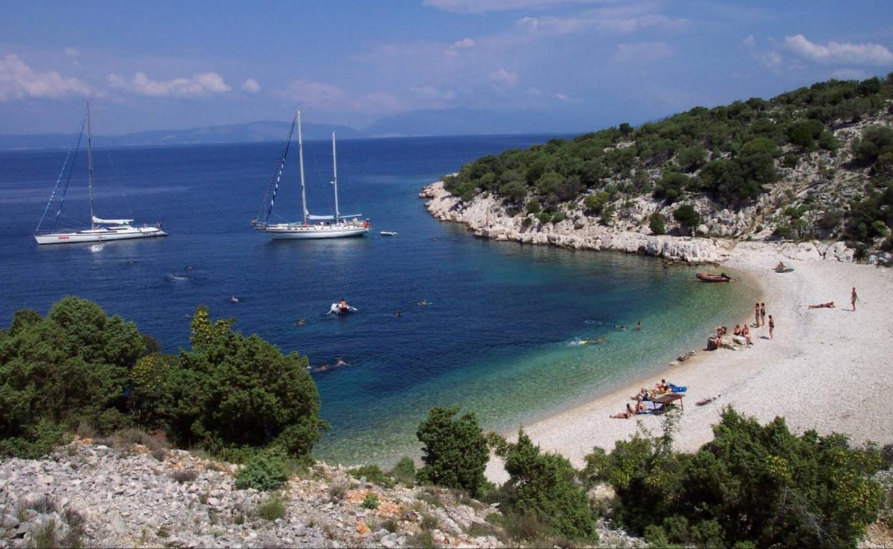 Фото Beach Grabrovica с камни поверхностью