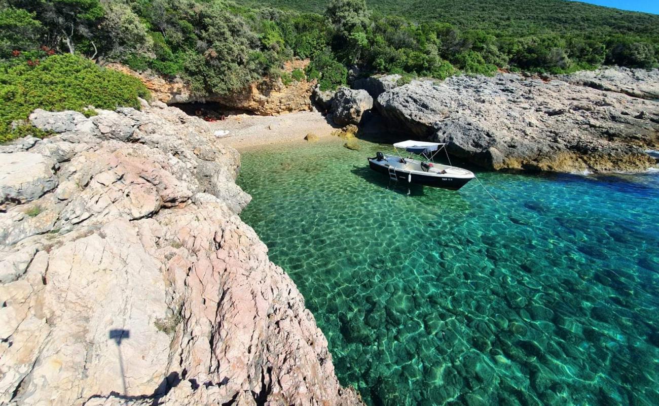 Фото Elfik beach с светлая галька поверхностью