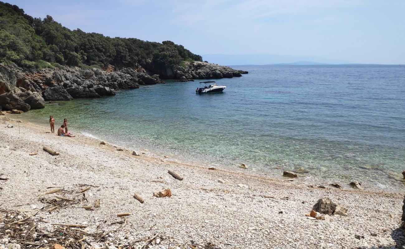 Фото Loznati Beach с камни поверхностью