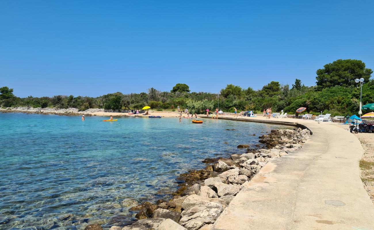 Фото Skraca Beach с серая галька поверхностью