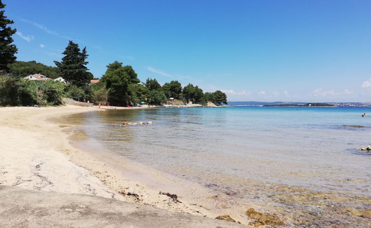 Фото Beach Klanac с светлый песок поверхностью