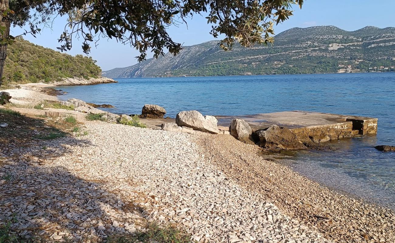 Фото Beach Tri Zala, Korcula с камни поверхностью