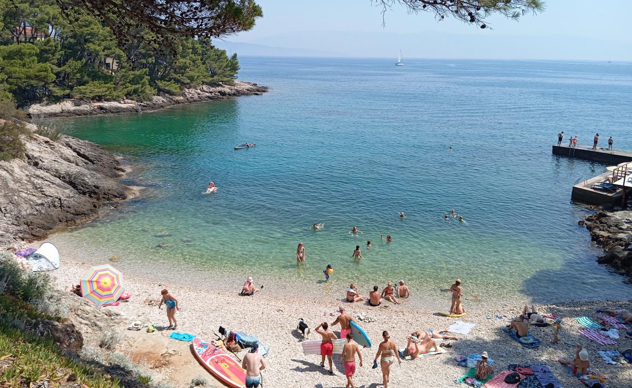 Фото Beach Vitarnja с камни поверхностью