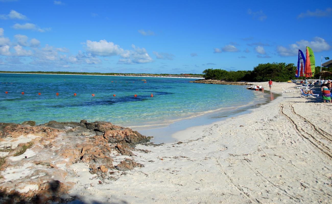 Фото Playa Megano с золотистый песок поверхностью