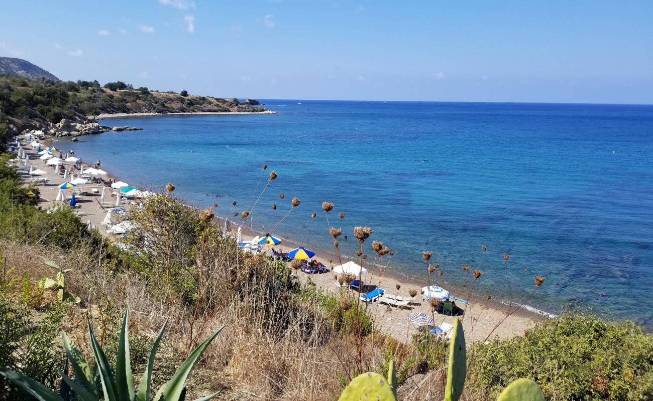 Фото Ttakka beach с белая чистая галька поверхностью