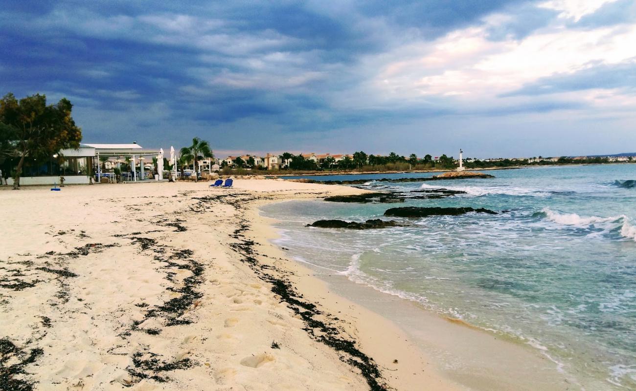 Фото Liopetri beach с светлый песок поверхностью