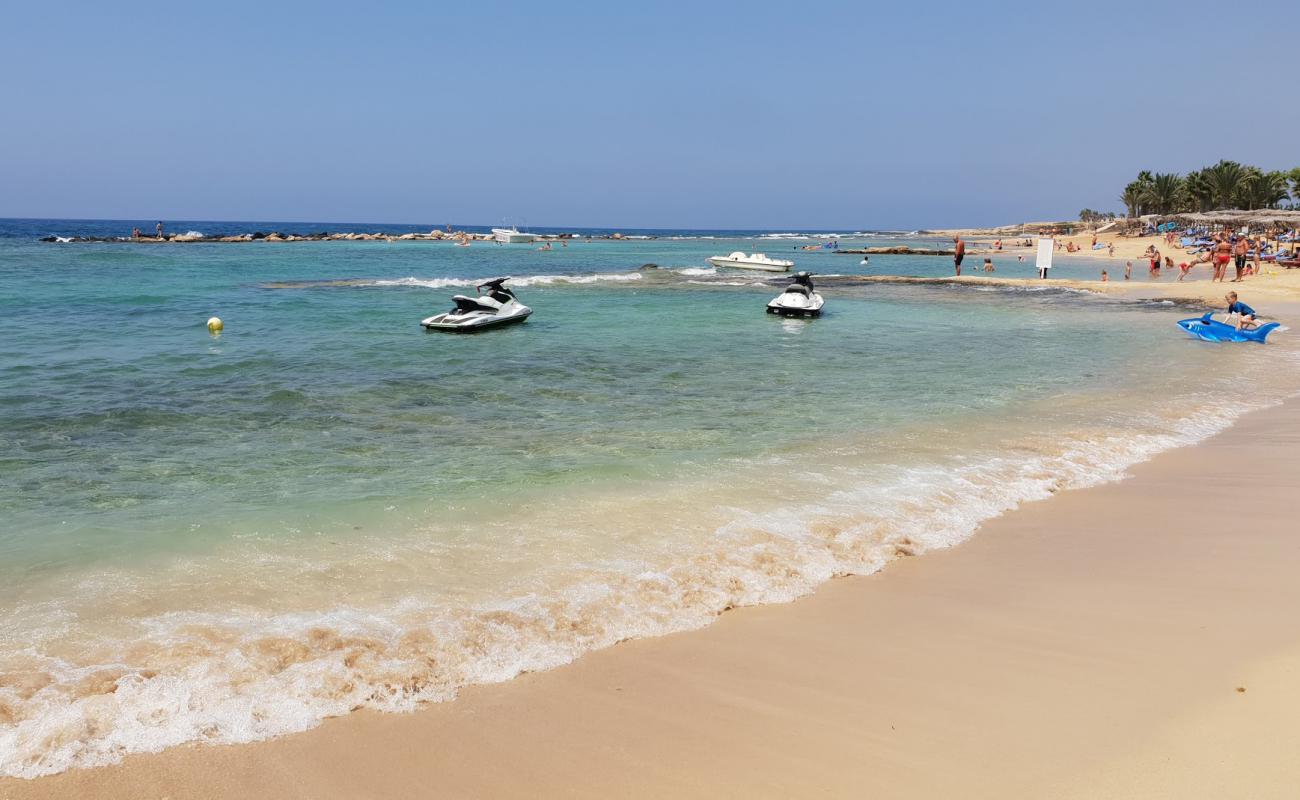 Фото Limnara beach с светлый песок поверхностью