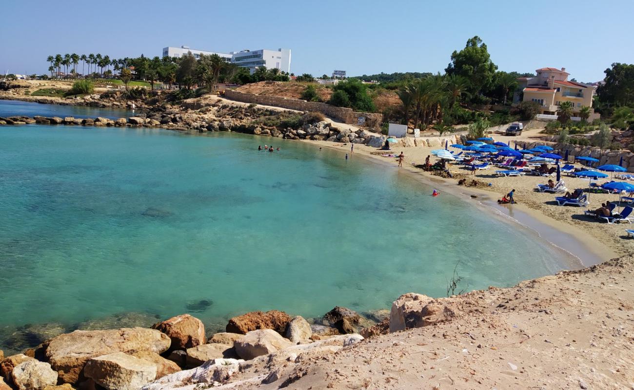 Фото Vyzakia beach с золотистый песок поверхностью