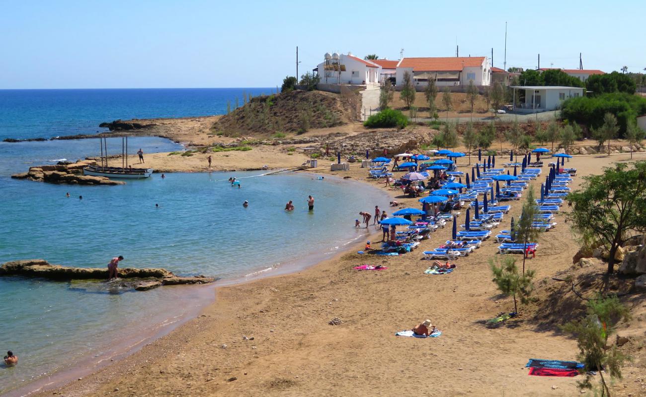 Фото Armyropigado beach с светлый песок поверхностью