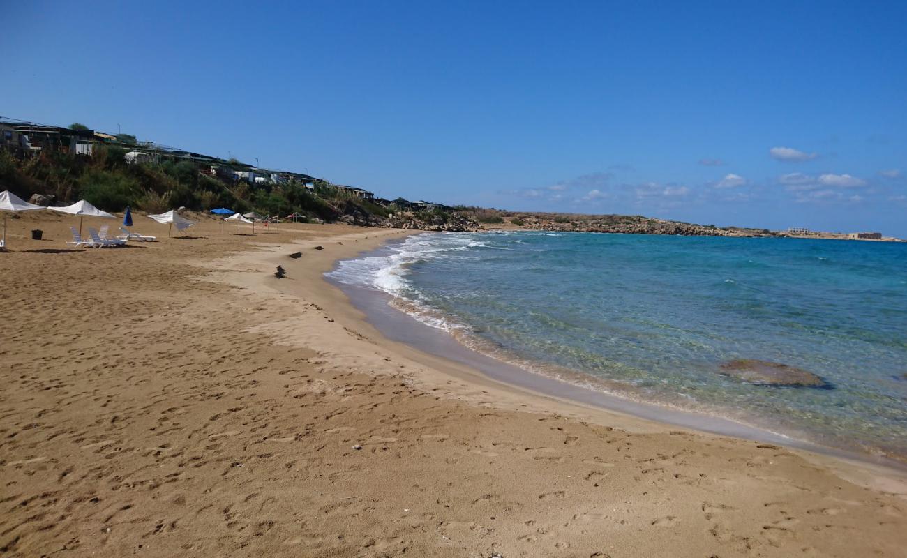 Фото Erenkoy beach с светлый песок поверхностью