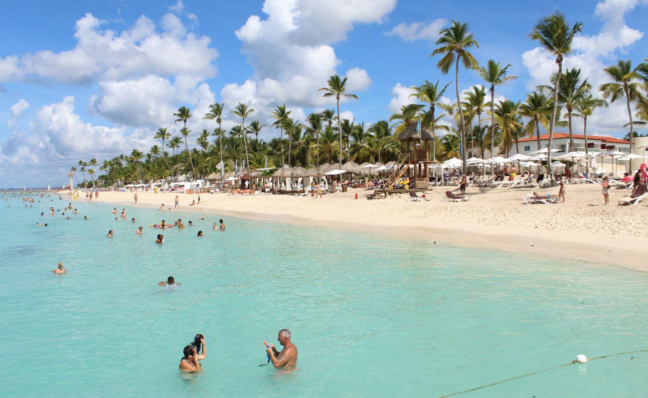 Фото Dominicus beach с золотистый песок поверхностью