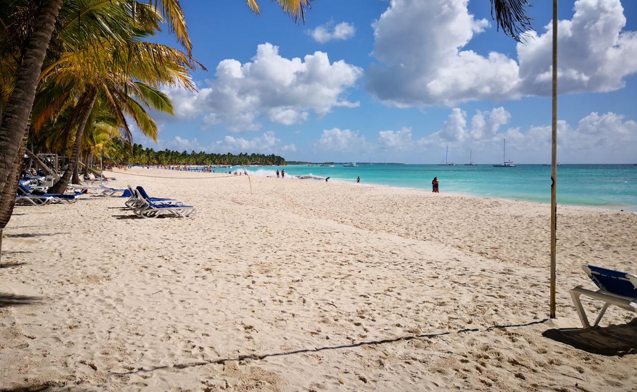 Фото Playa Bayahibe с золотистый песок поверхностью