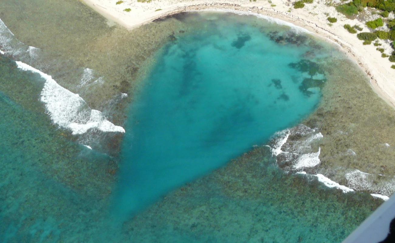 Фото El Barco II beach с золотистый песок поверхностью