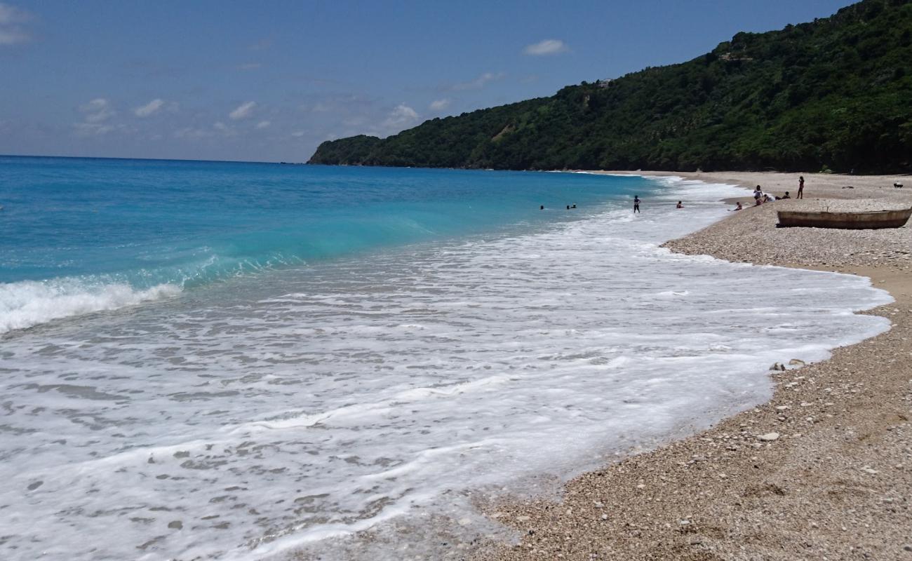 Фото San Rafael beach с белая чистая галька поверхностью