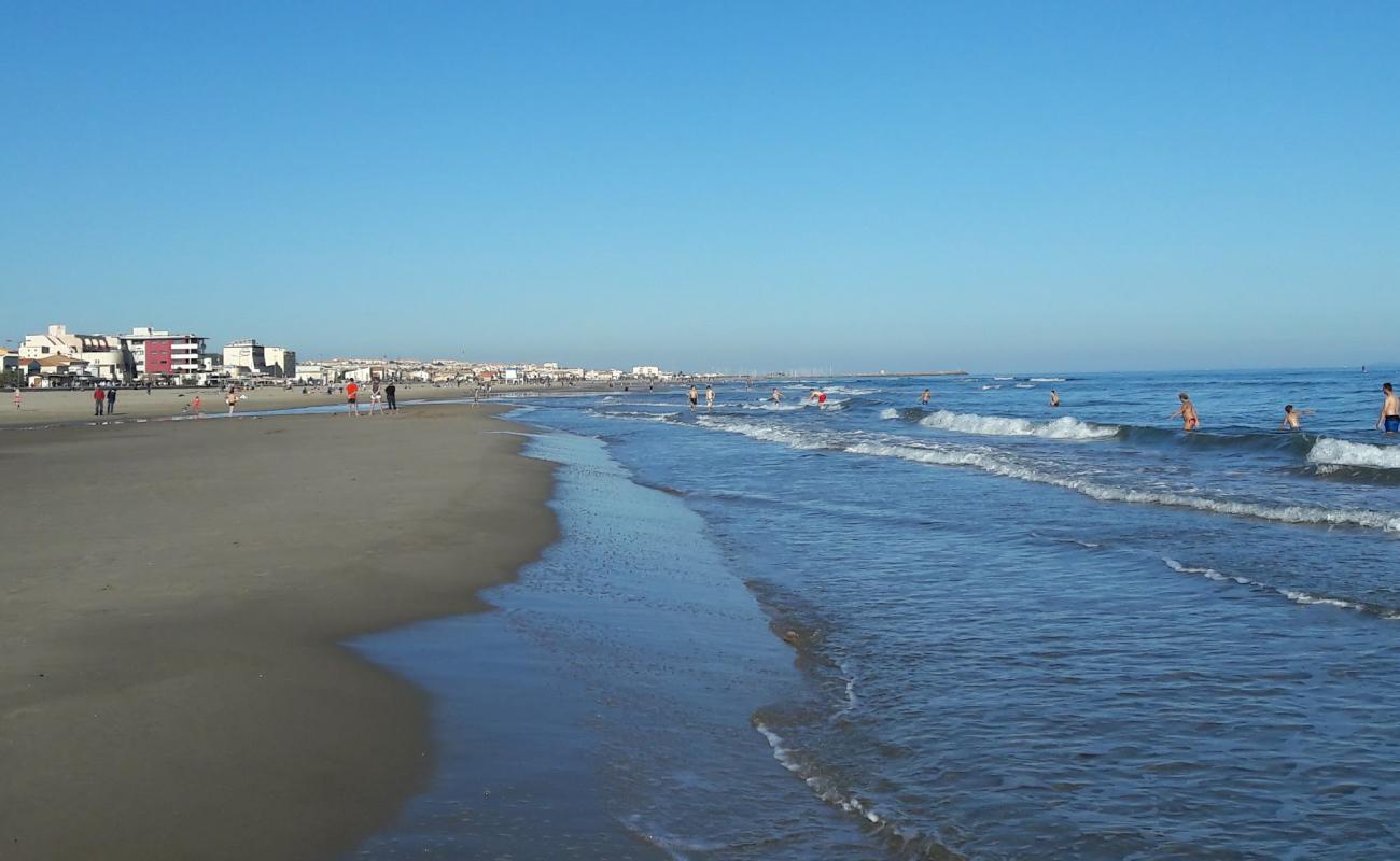 Фото Narbonne Plage с золотистый песок поверхностью