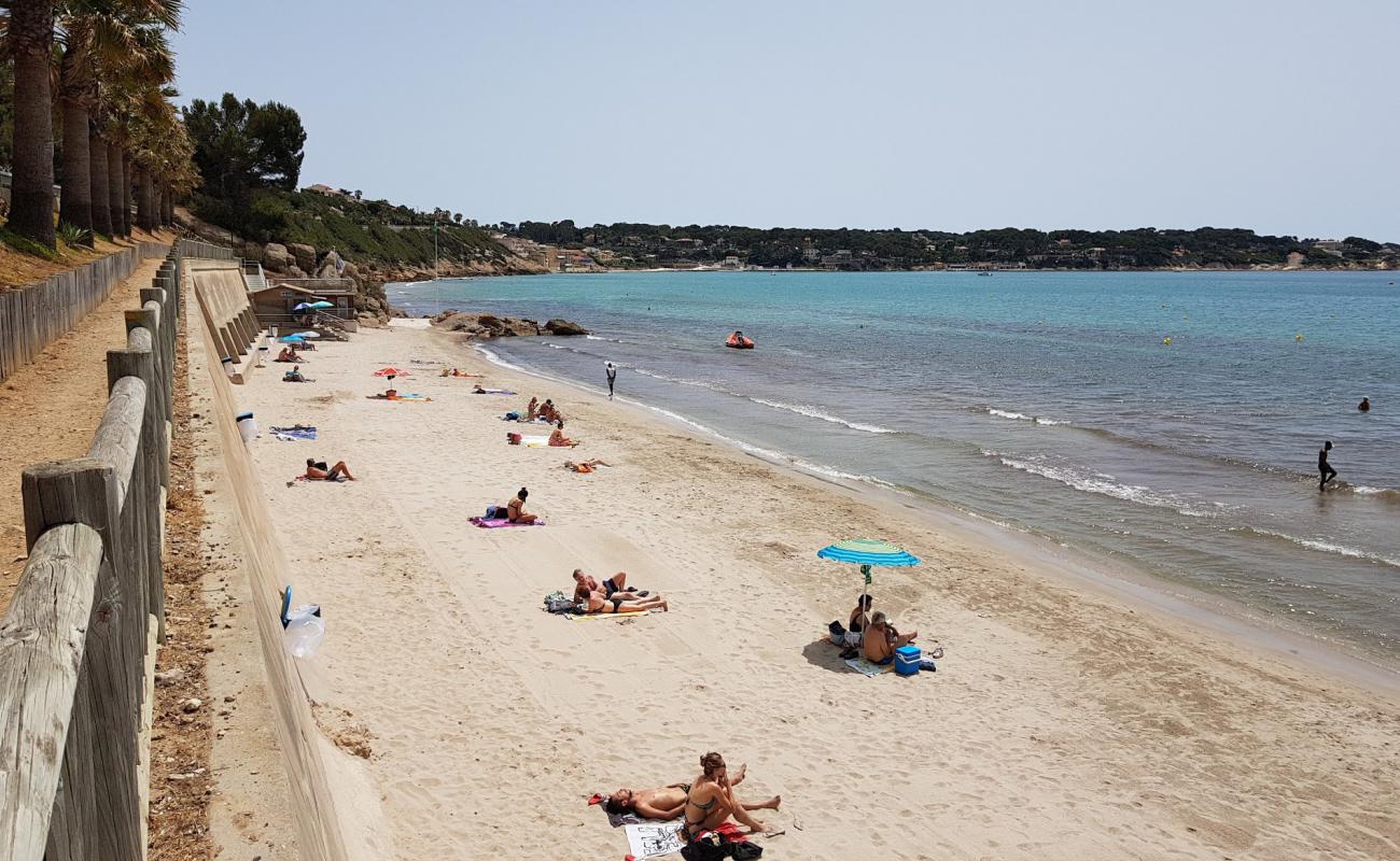 Фото Plage du Lido с золотистый песок поверхностью