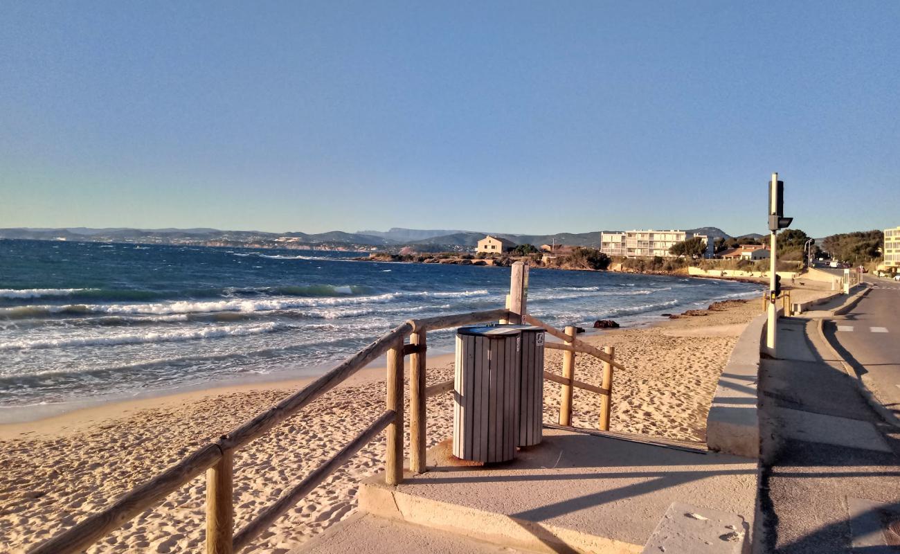 Фото Plage du Cros с светлый песок поверхностью