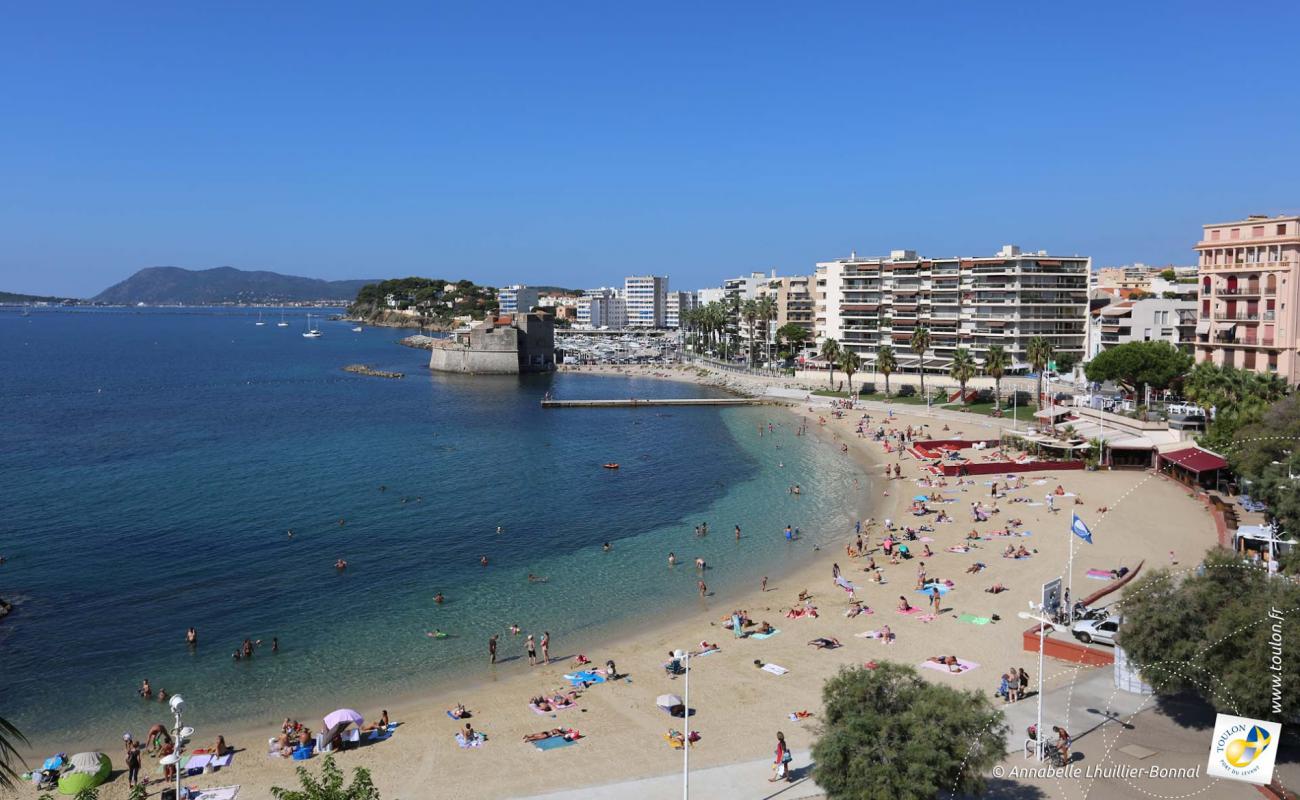 Фото Plages du Mourillon с светлый песок поверхностью