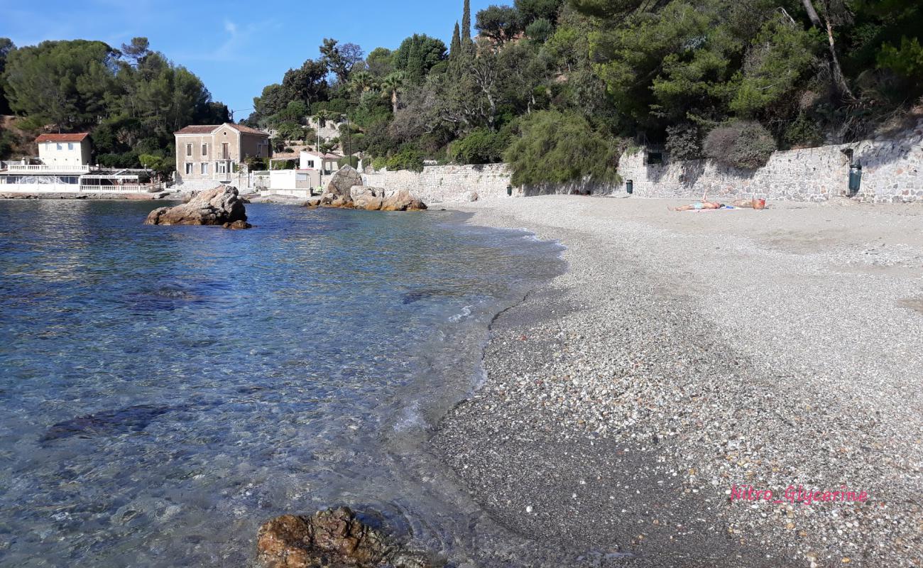 Фото Plage de Magaud с белая чистая галька поверхностью