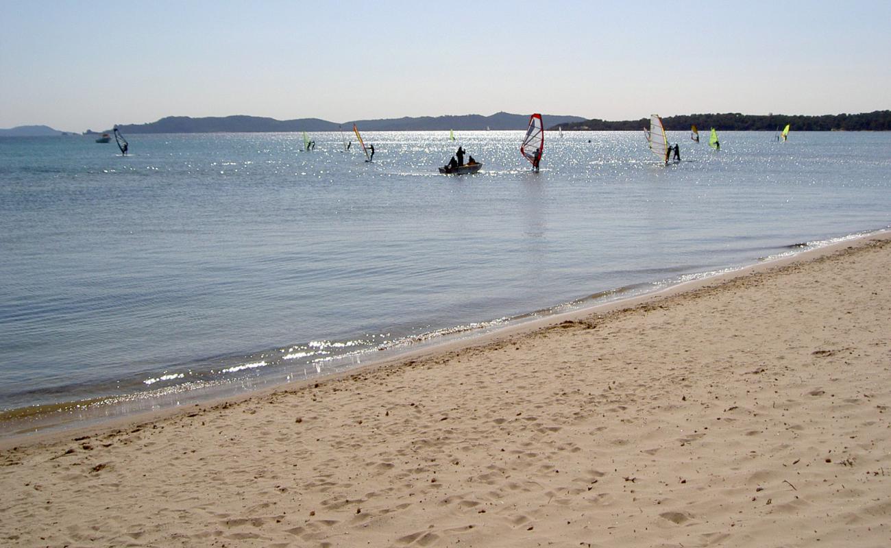 Фото Belturon beach с светлый песок поверхностью