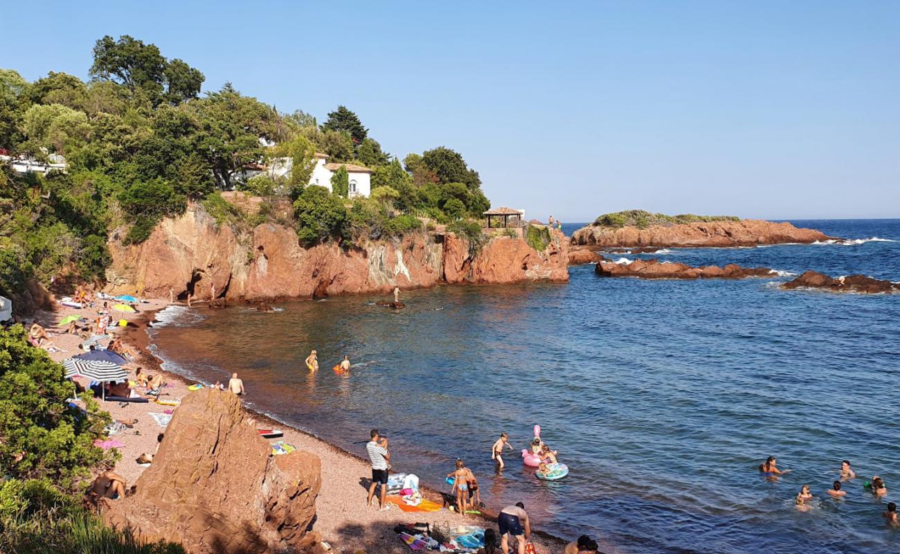 Фото Beach Crique Baumette с светлая галька поверхностью