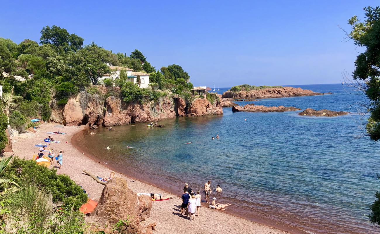 Фото Beach Brieux с светлая галька поверхностью