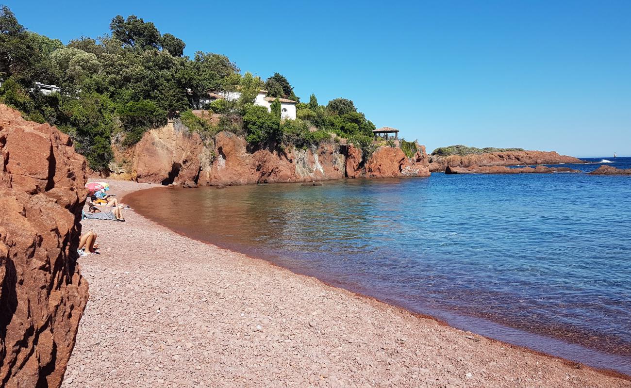 Фото Plage des Lucioles с светлая галька поверхностью