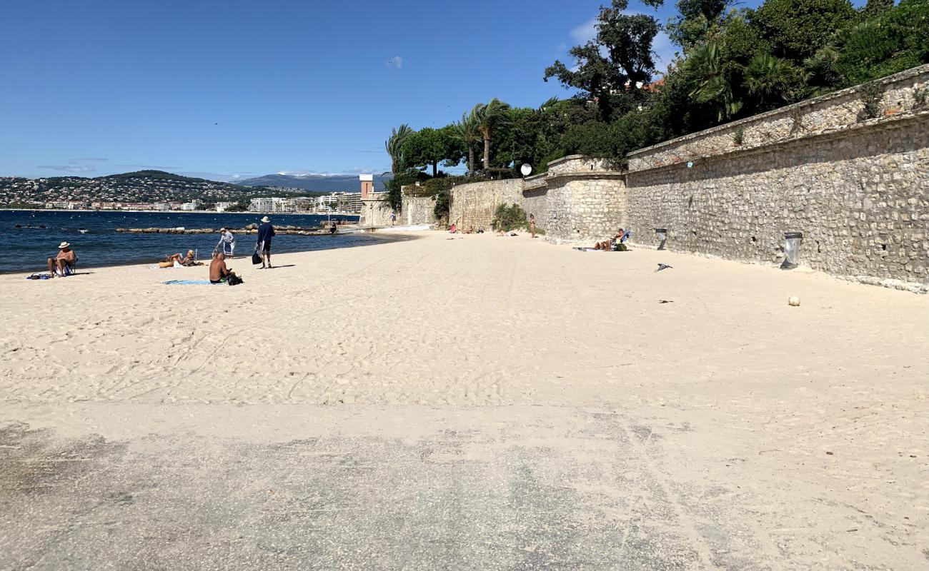 Фото Plage de la Gallice с золотистый песок поверхностью