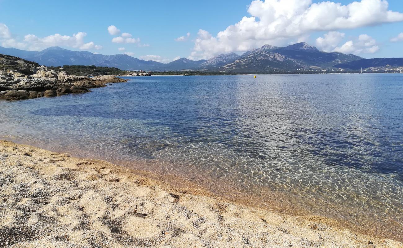 Фото Arinella beach с золотистый песок поверхностью