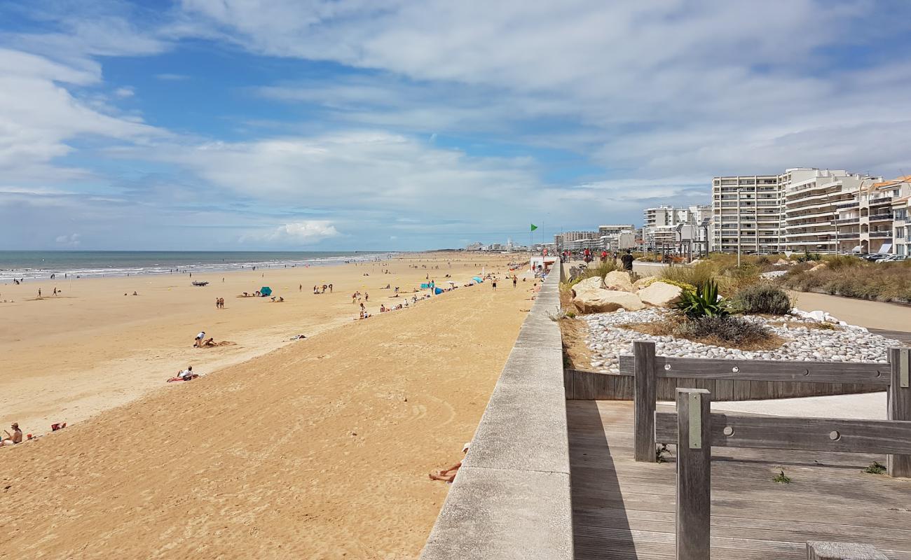 Фото Point View beach с светлый песок поверхностью