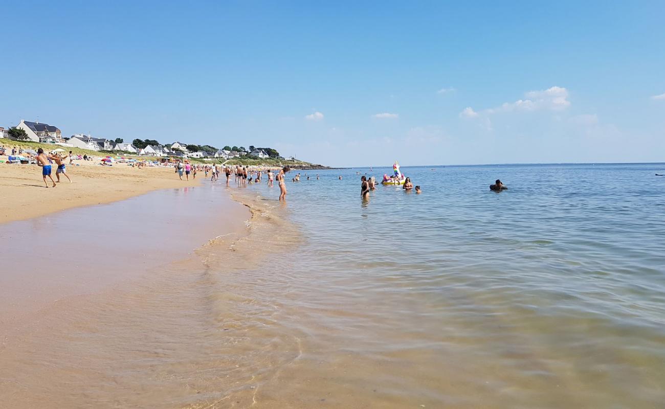 Фото Bonne-Source beach с белый песок поверхностью