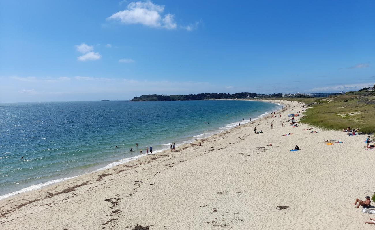 Фото Plage de Kerjouanno с песок с галькой поверхностью