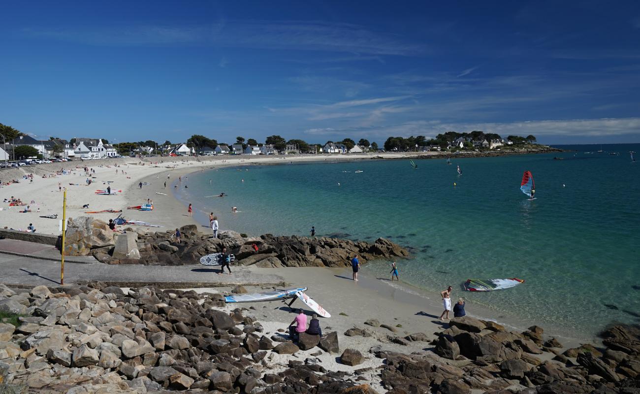 Фото Plage de Saint-Colomban с светлый песок поверхностью