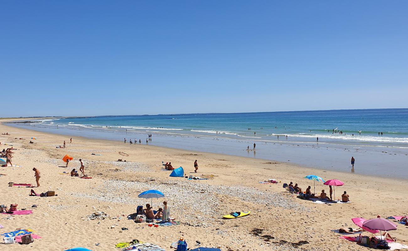 Фото Beach Of Lines с песок с галькой поверхностью