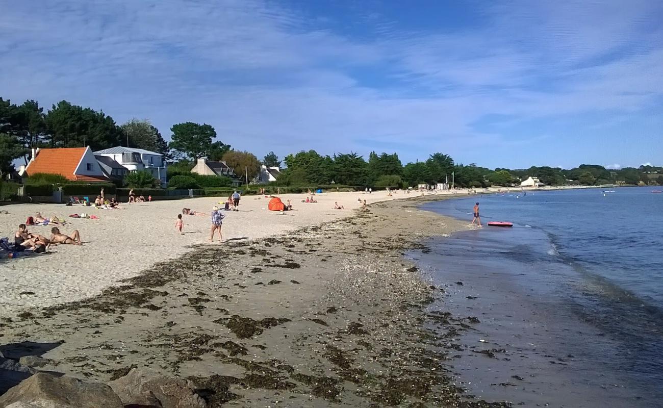 Фото Plage de Kerleven с светлый песок поверхностью