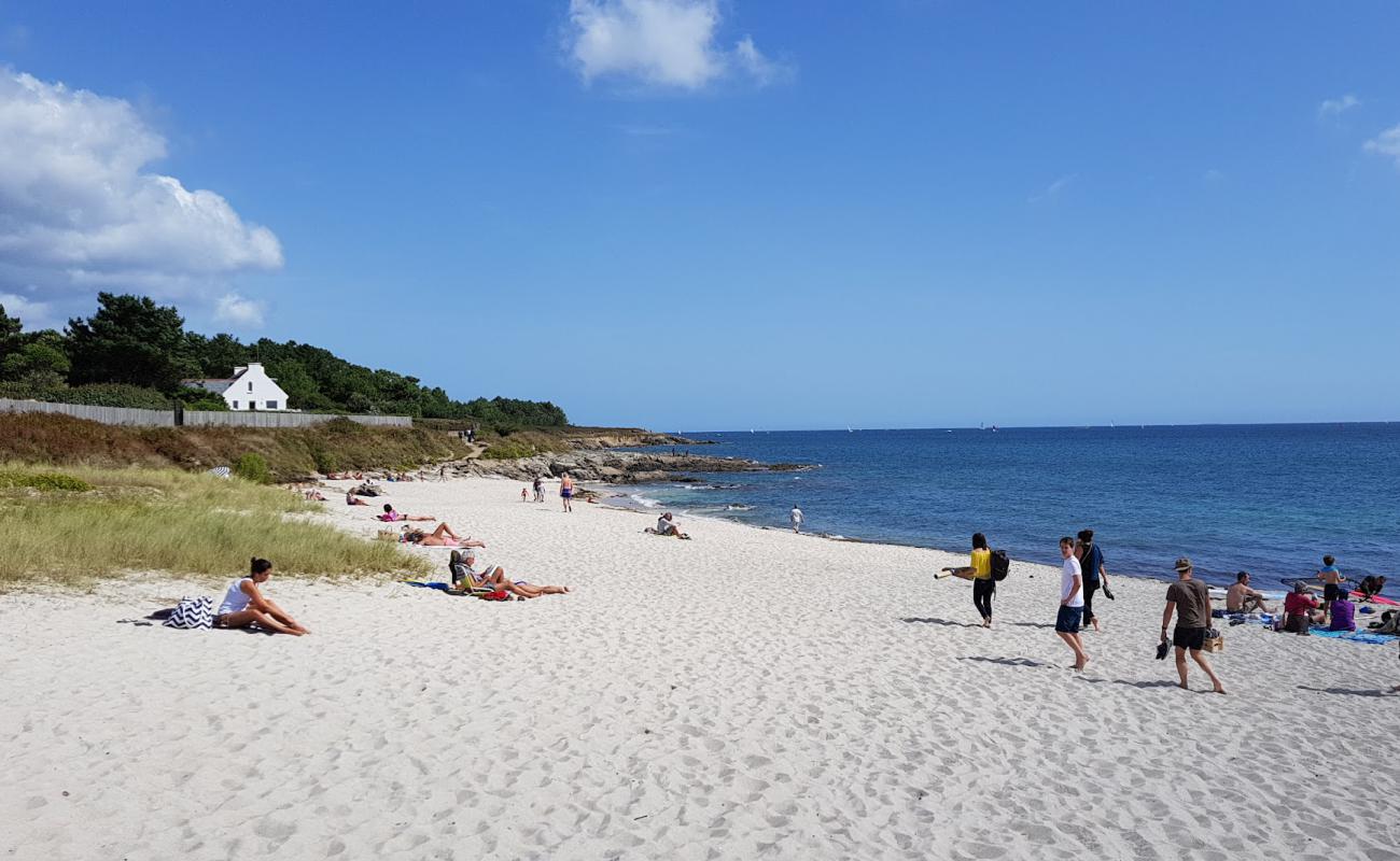 Фото Plage de Kermor с белый песок поверхностью