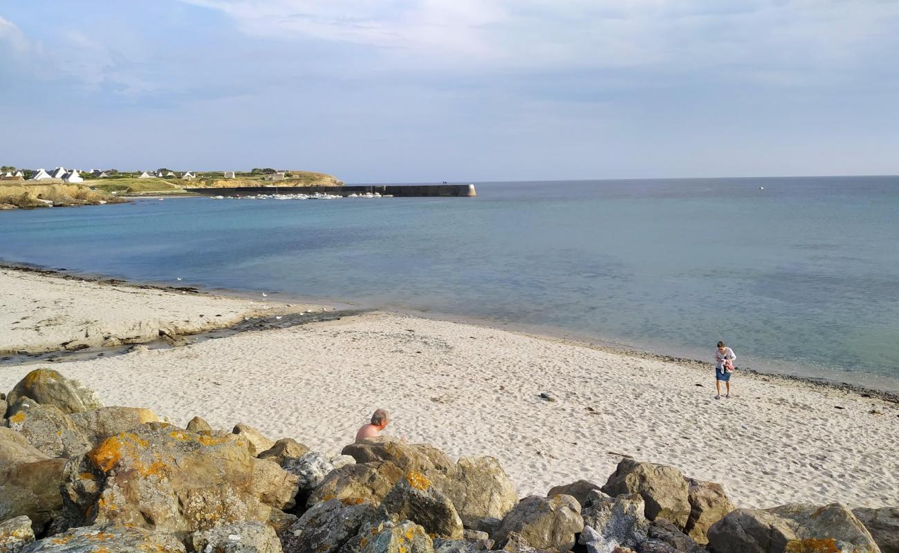 Фото Beach du Loc h с светлый песок поверхностью