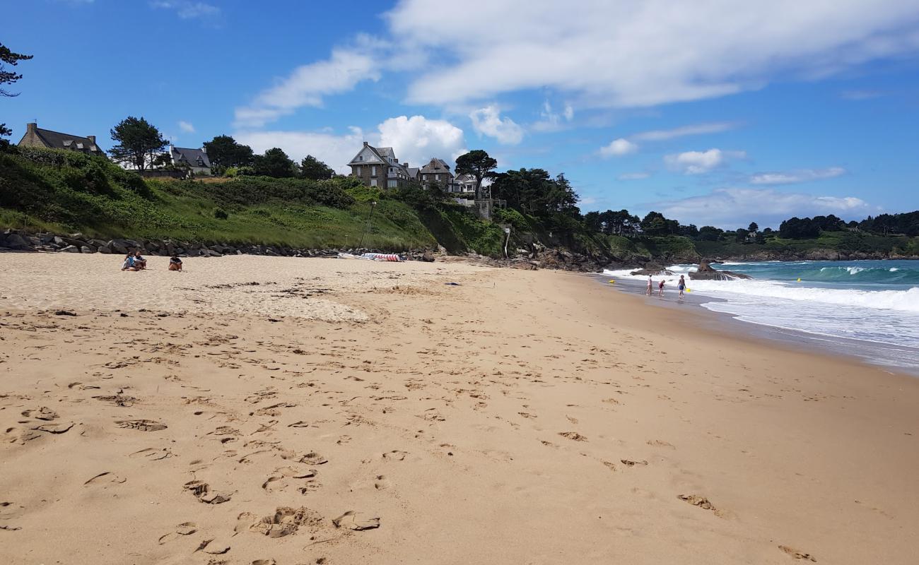 Фото Plage de La Fourberie с светлый песок поверхностью