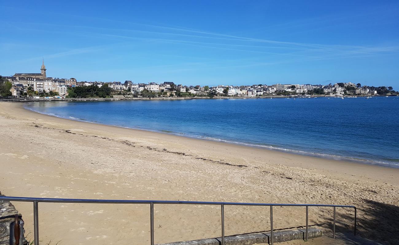 Фото Plage du Prieure с светлый песок поверхностью