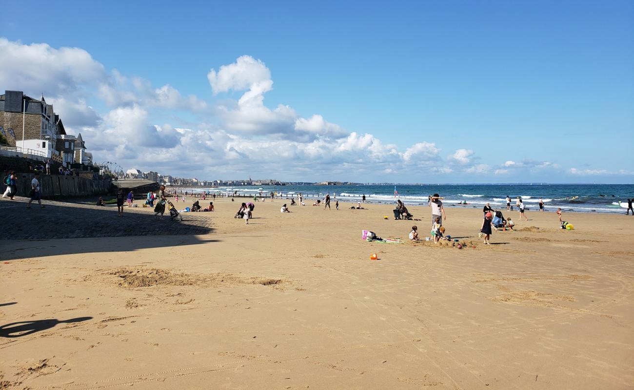 Фото Plage de Rochebonne с светлый песок поверхностью