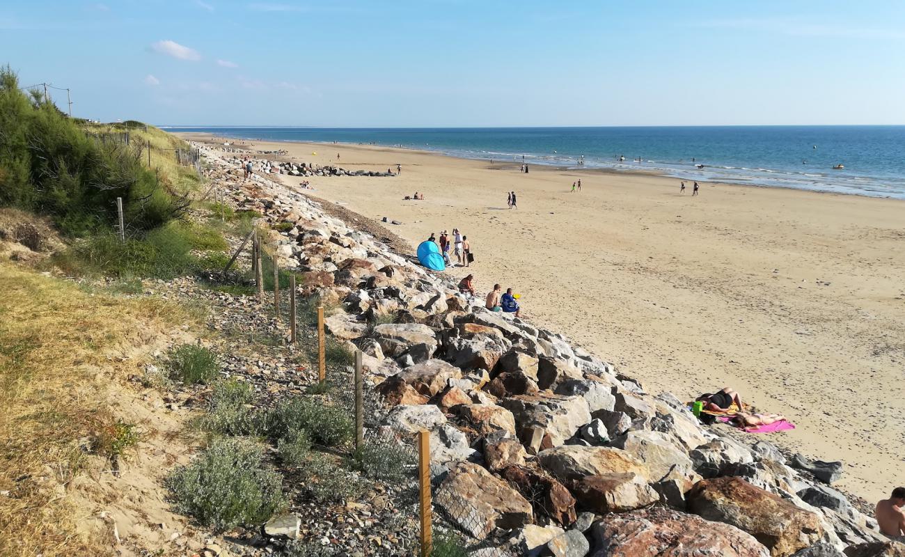 Фото Plage de Saint Germain sur AY с светлый песок поверхностью