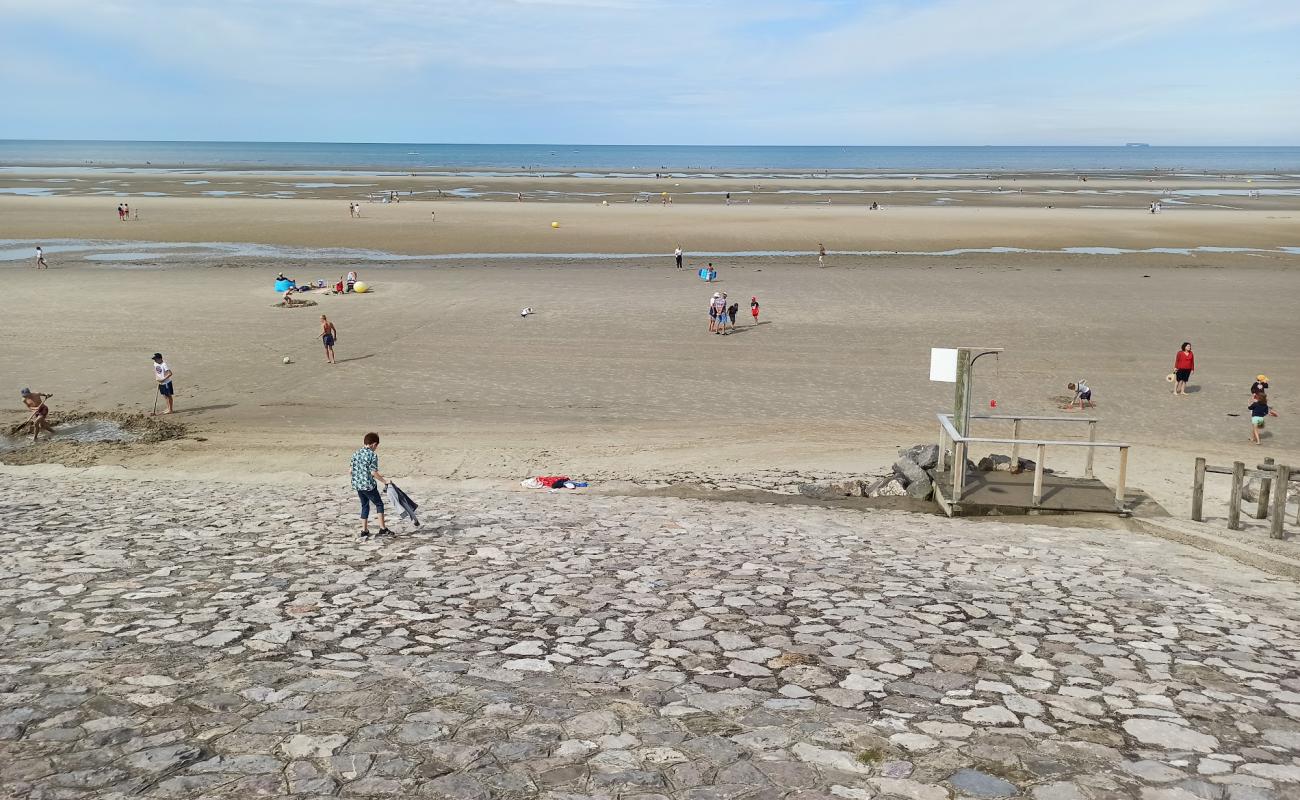 Фото Plage d'Hardelot с светлый песок поверхностью