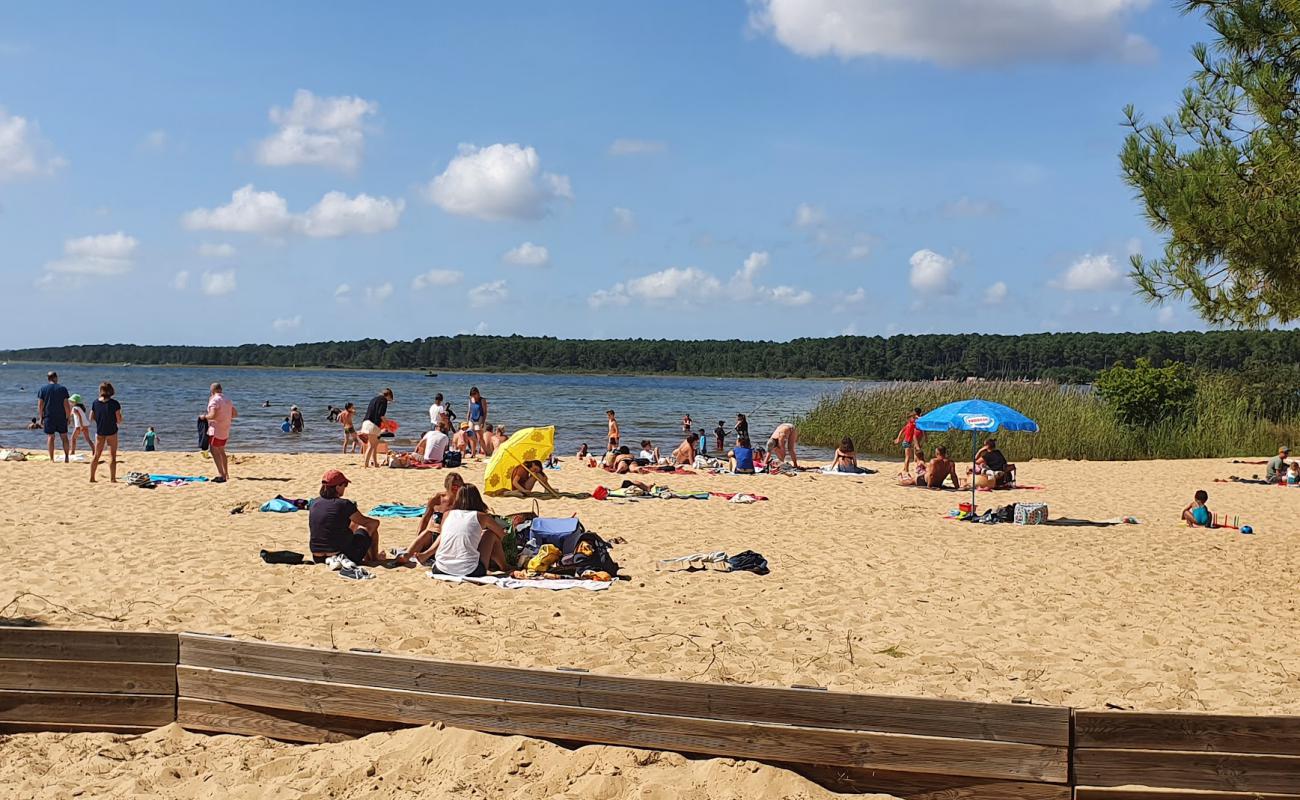 Фото Plage de Parc de jeu с светлый песок поверхностью